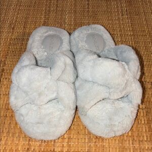 Rachel Zoe Plush Slippers in Soft Gray